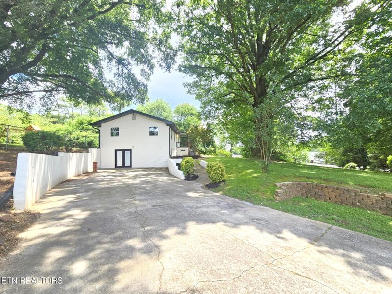 5501 Parker Dr, Knoxville, TN 37924