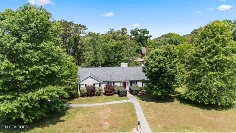 5501 River Point Cove Rd, Knoxville, TN 37919