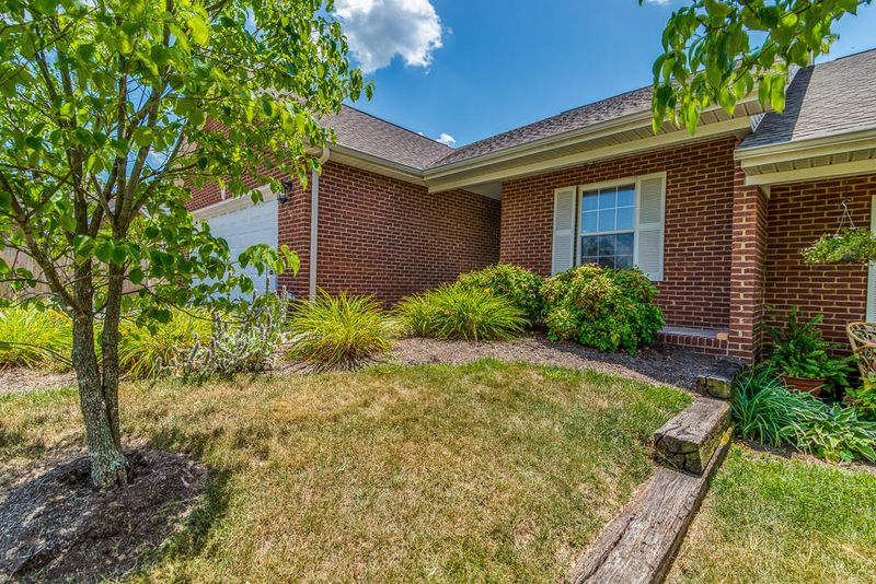 5506 Broadleaf Way, Knoxville, TN 37921