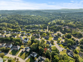 5507 Fair Oaks Ln, Knoxville, TN 37921
