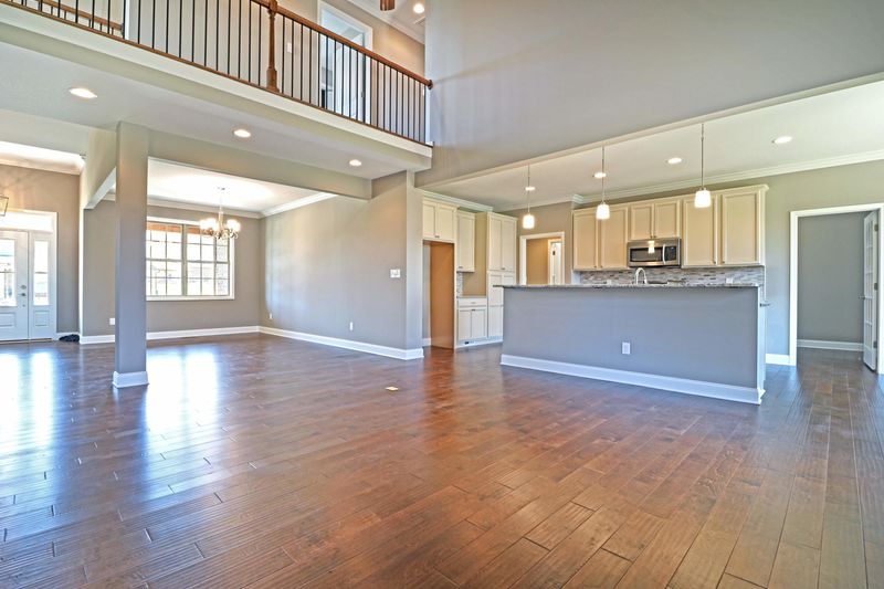 551 Britts Dr, Lenoir City, TN 37772