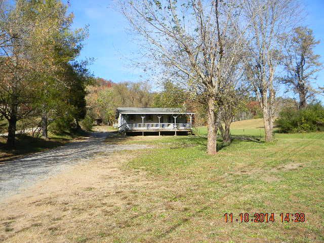 551 Lovers Ln, Townsend, TN 37882