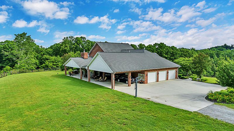 551 Old Emory Rd, Clinton, TN 37716