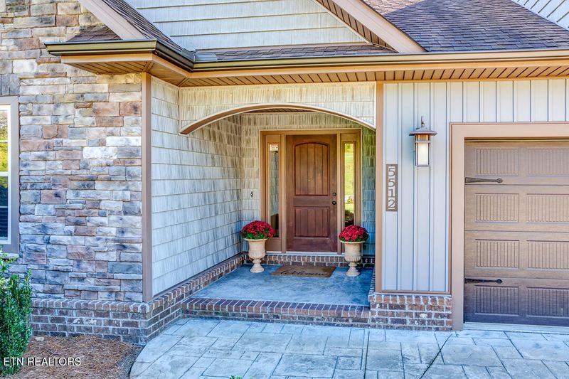5512 Shadow Branch Ln, Corryton, TN 37721