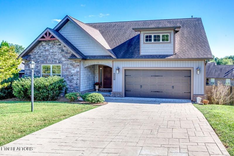 5512 Shadow Branch Ln, Corryton, TN 37721