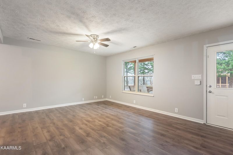 5513 Colonial Cir, Knoxville, TN 37918