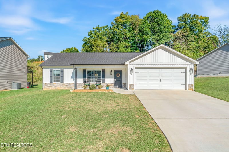 5519 Berkley Landing Ln, Knoxville, TN 37918