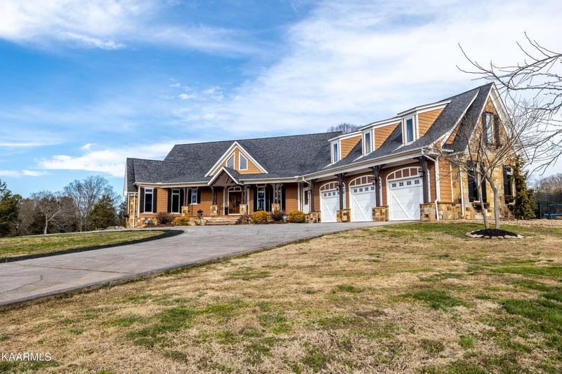 552 Creole Dr, Maryville, TN 37801