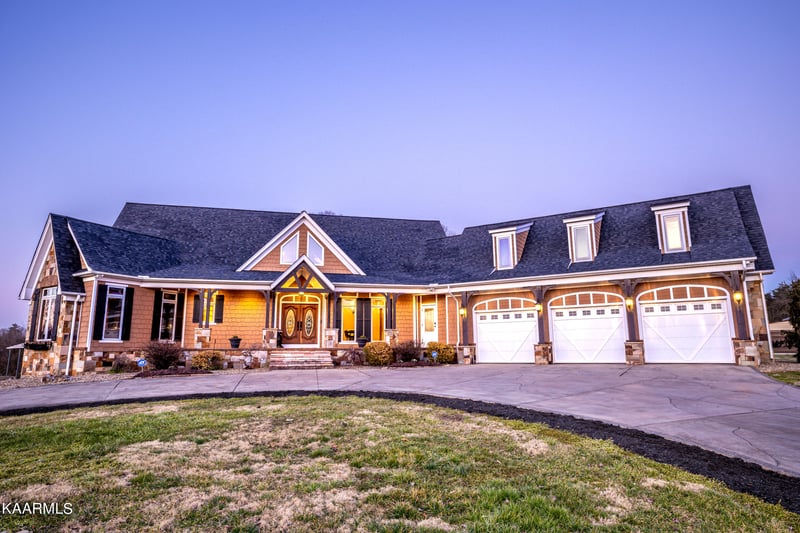 552 Creole Dr, Maryville, TN 37801