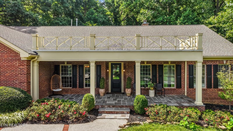 5520 Heathrow Dr, Knoxville, TN 37919