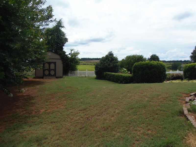 5521 J Riley West Rd, Greenback, TN 37742
