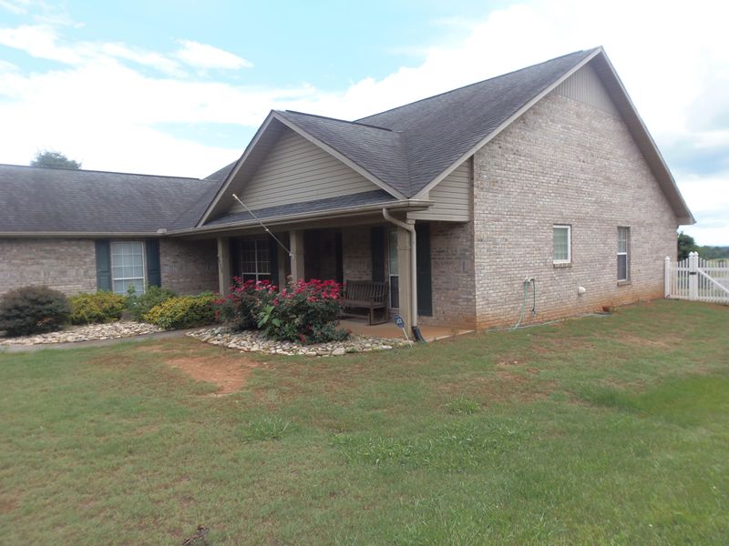 5521 J Riley West Rd, Greenback, TN 37742
