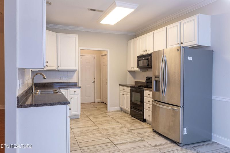 5523 Beverly Square Way, Knoxville, TN 37918