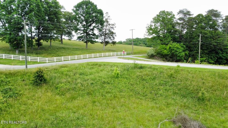 5524 Maple Hill Rd, Loudon, TN 37774