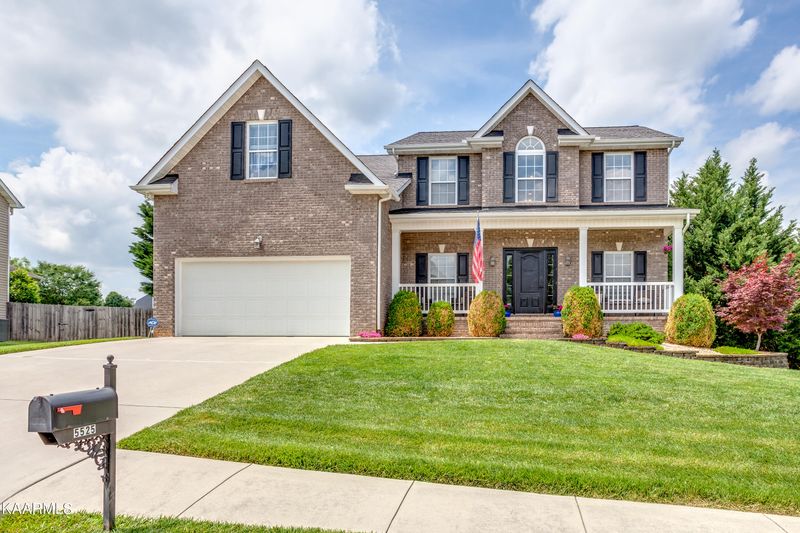 5525 Cornsilk Dr, Knoxville, TN 37918