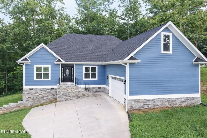 553 Hickory Pointe Ln, Maynardville, TN 37807