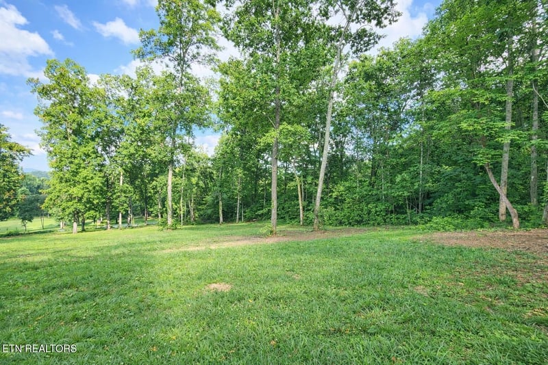 553 Hickory Pointe Ln, Maynardville, TN 37807
