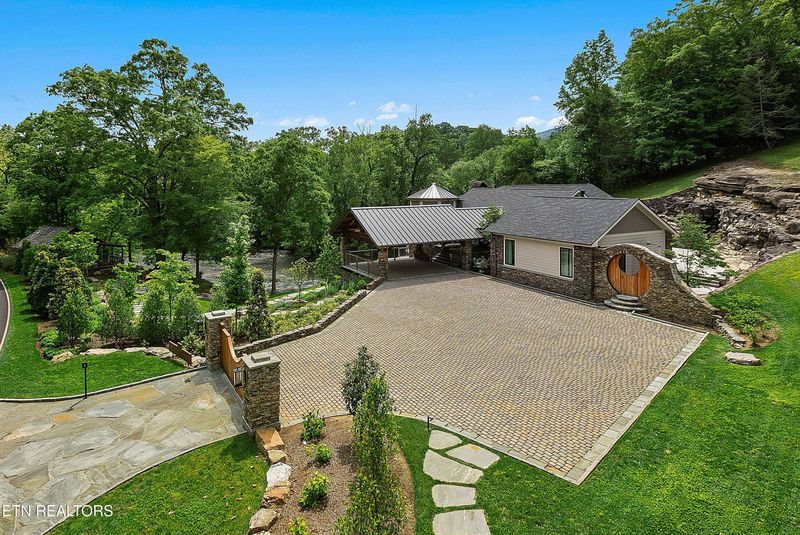 5532 Old Walland Hwy, Walland, TN 37886