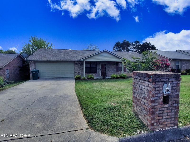 5537 Malachi Cir, Knoxville, TN 37918
