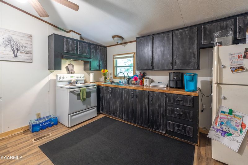 554 Lane Hollow Rd, Sevierville, TN 37876