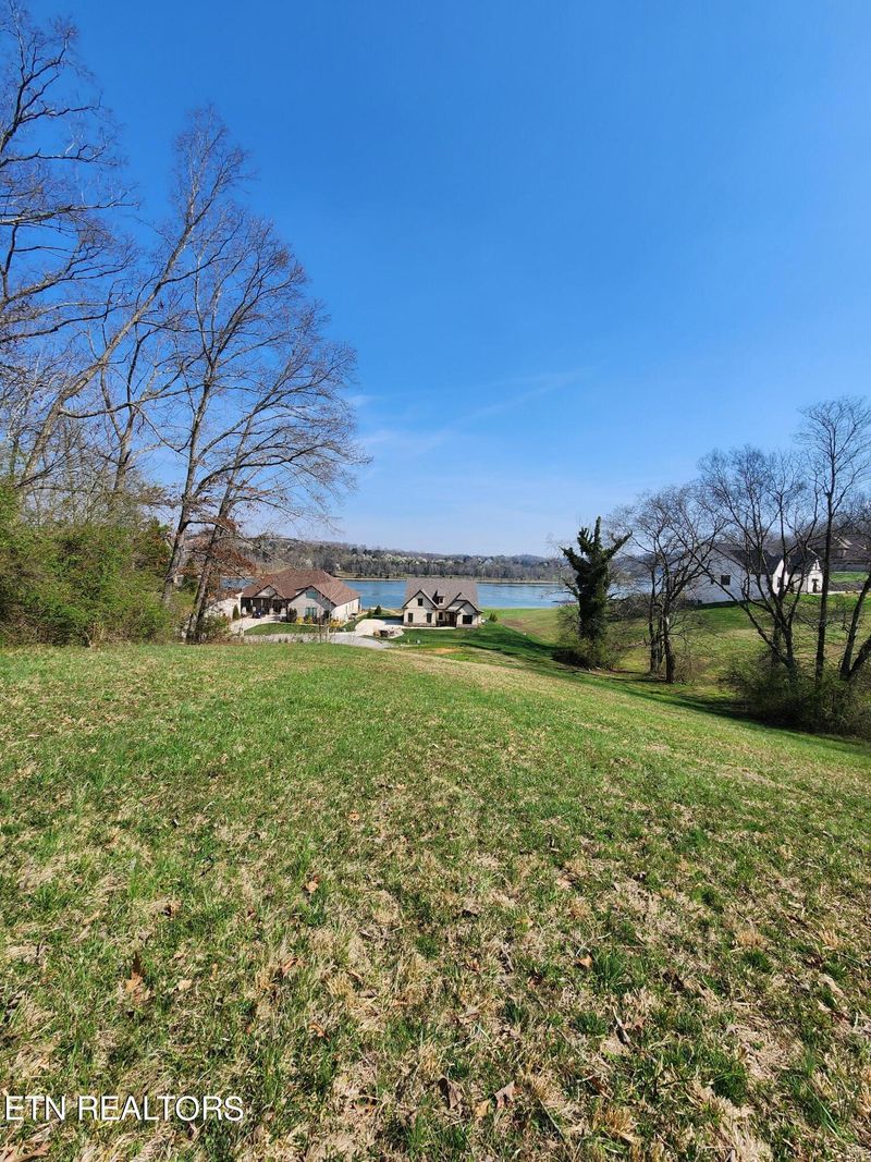554 Quiet River Ln, Loudon, TN 37774