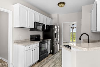 5540 Nine Mile Rd, Maryville, TN 37801