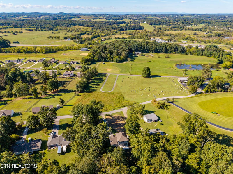 5540 Nine Mile Rd, Maryville, TN 37801