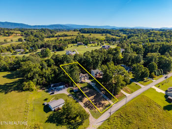 5540 Nine Mile Rd, Maryville, TN 37801