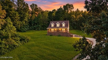 555 New Clear Branch Rd, Rocky Top, TN 37769