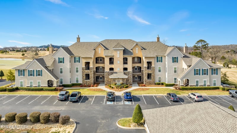555 Rarity Bay Pkwy #101, Vonore, TN 37885