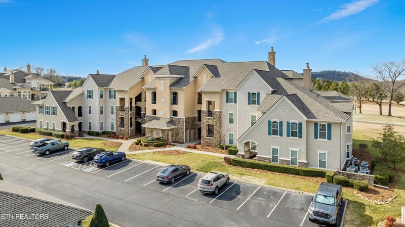 555 Rarity Bay Pkwy #101, Vonore, TN 37885