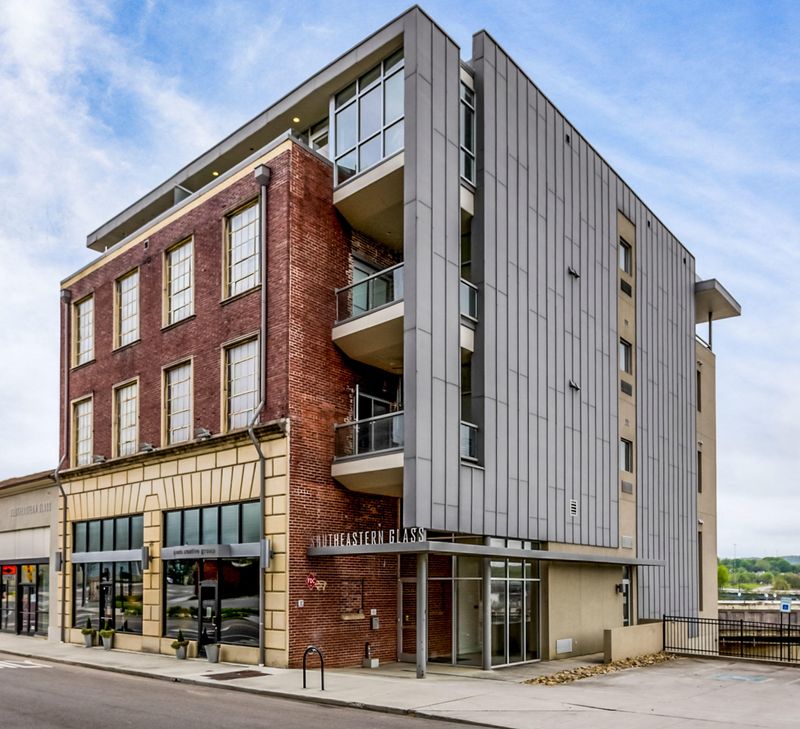555 W Jackson Ave #402, Knoxville, TN 37902
