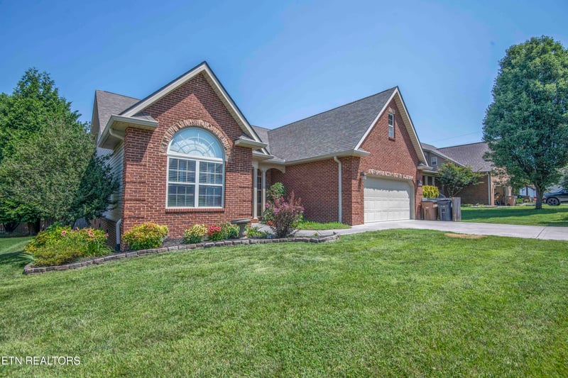 5551 Meadow Wells Dr, Knoxville, TN 37924