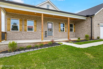 5555 J Riley West Dr, Greenback, TN 37742