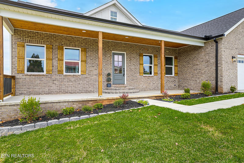 5555 J Riley West Dr, Greenback, TN 37742