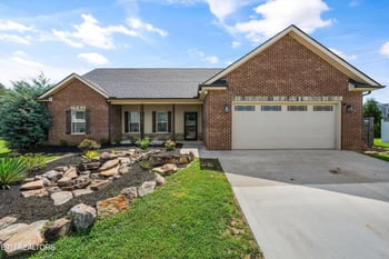 556 Greystoke Ln, Knoxville, TN 37912