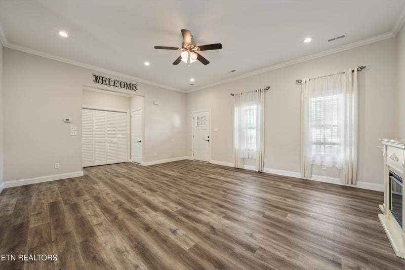 556 Greystoke Ln, Knoxville, TN 37912
