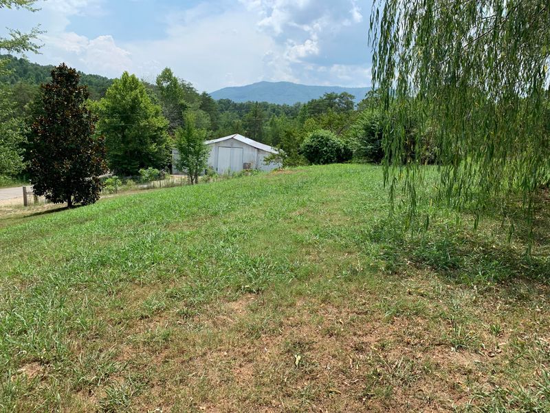 556 Shaddon Rd, Tellico Plains, TN 37385