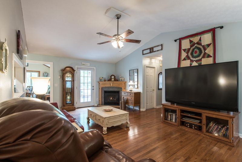 556 Snead Dr, Crossville, TN 38558