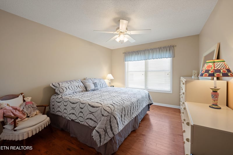 556 Woodgate Dr, Crossville, TN 38571