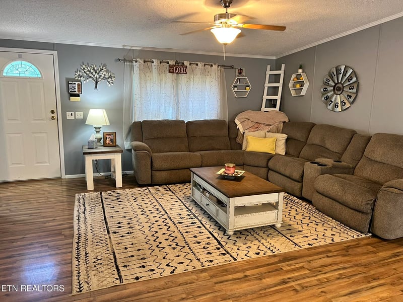 5560 Roane State Hwy, Rockwood, TN 37854