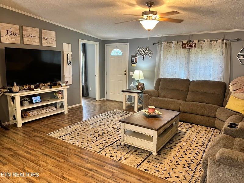 5560 Roane State Hwy, Rockwood, TN 37854