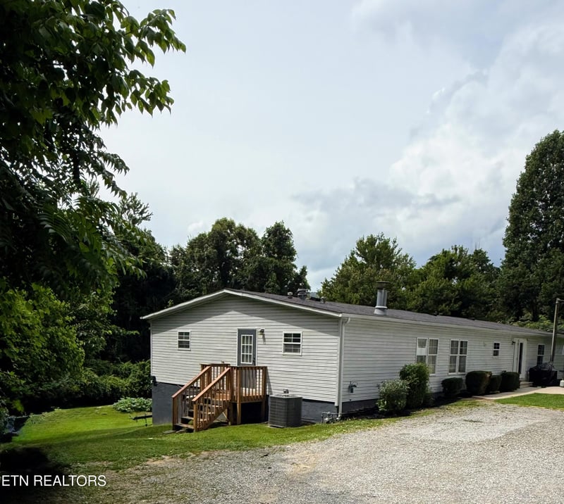 5560 Roane State Hwy, Rockwood, TN 37854