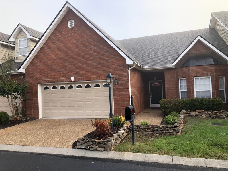 5564 Beverly Square Way, Knoxville, TN 37918