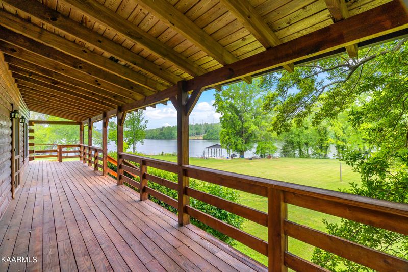 558 Emory River Rd, Harriman, TN 37748