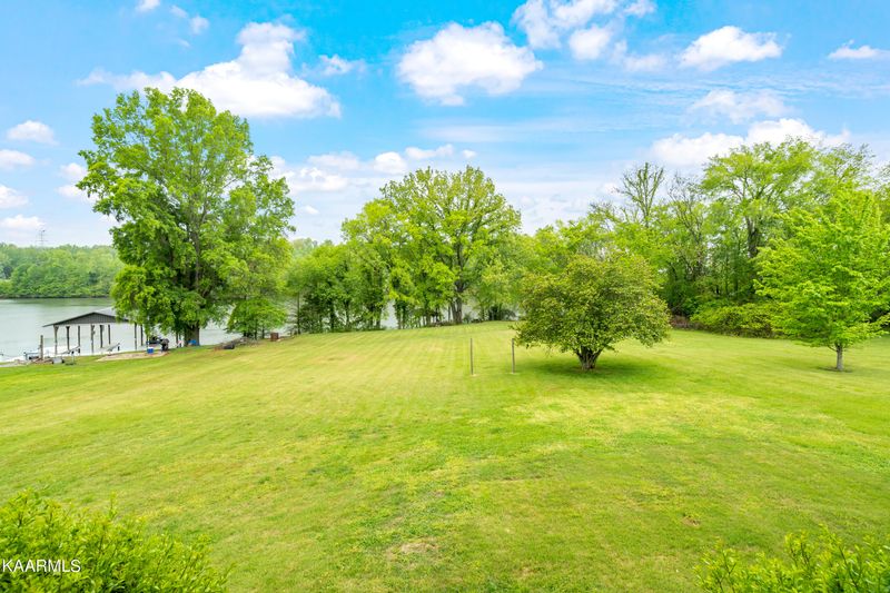 558 Emory River Rd, Harriman, TN 37748