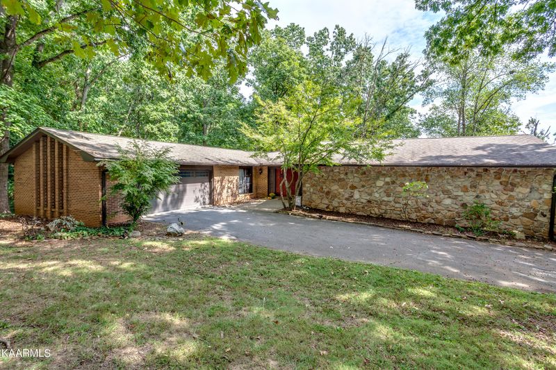 5580 Brandywine Dr, Lenoir City, TN 37772