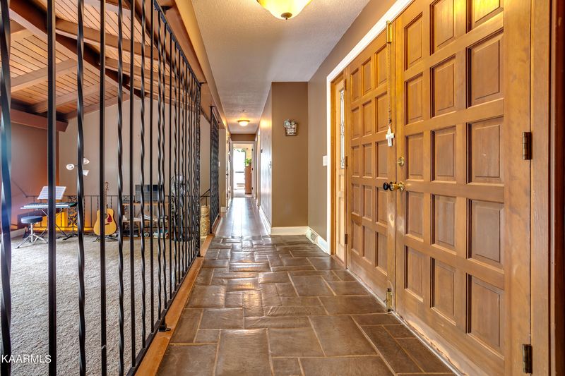 5580 Brandywine Dr, Lenoir City, TN 37772