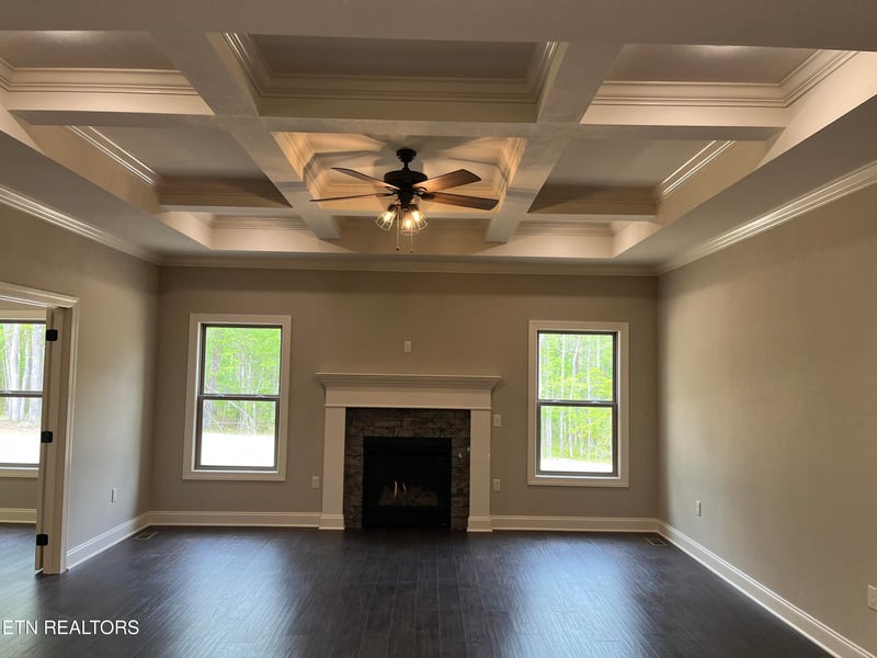 559 Leistner Dr, Monterey, TN 38574