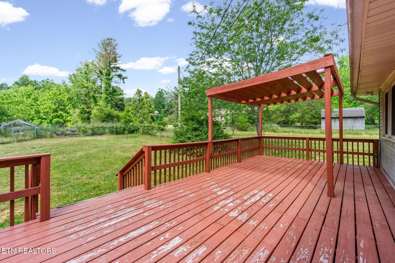 56 Elm Ln, Sparta, TN 38583